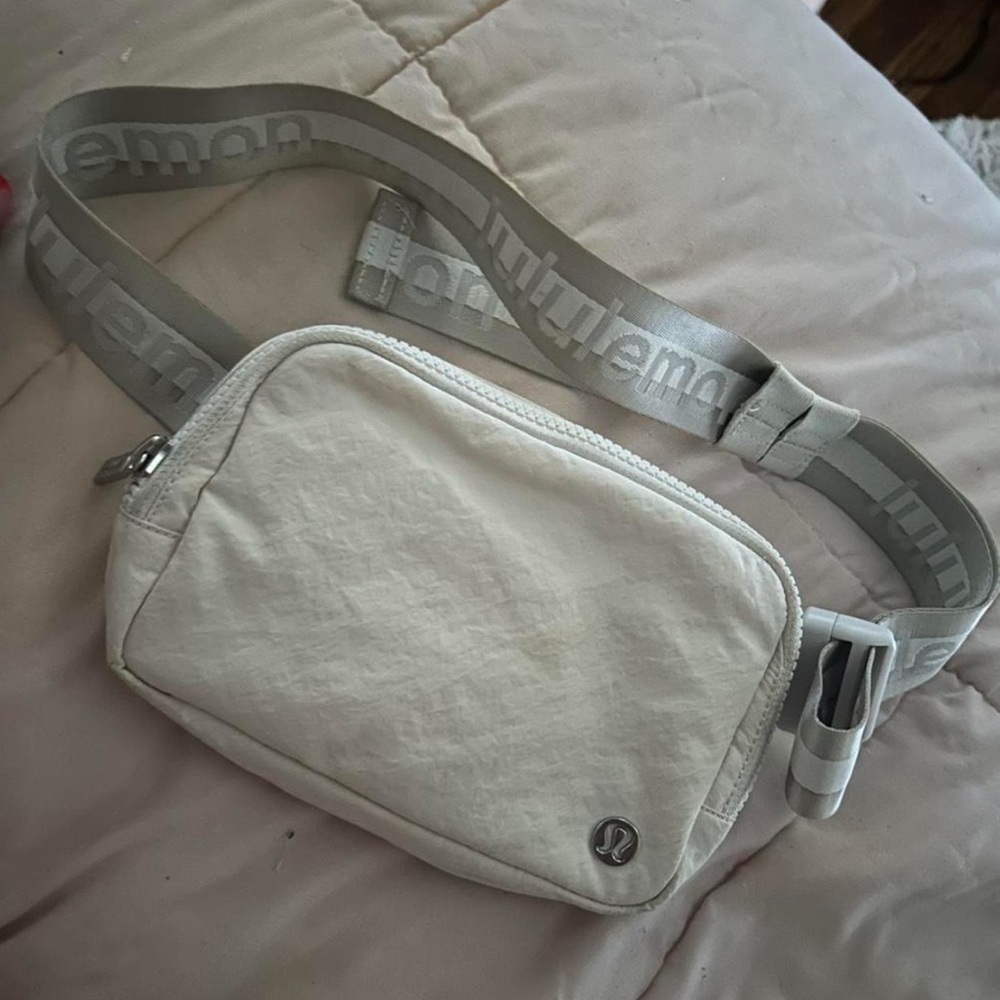 Lululemon Athletica Cream Belt Bag